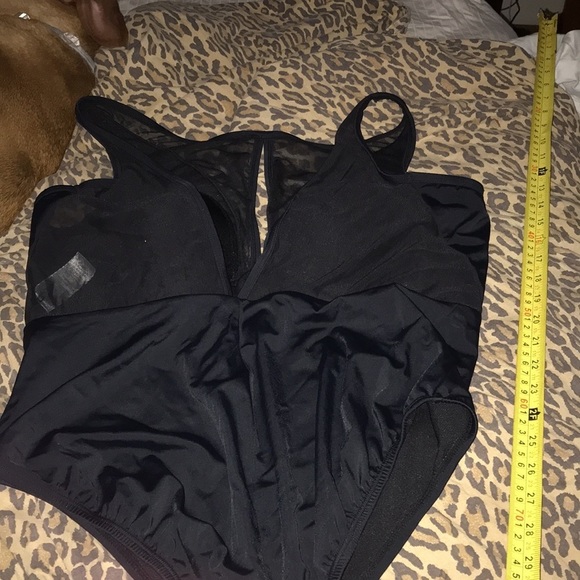 TIME & TRU size 1X 16w - 18wOne piece sheer top V- back slightly padded - Picture 13 of 16